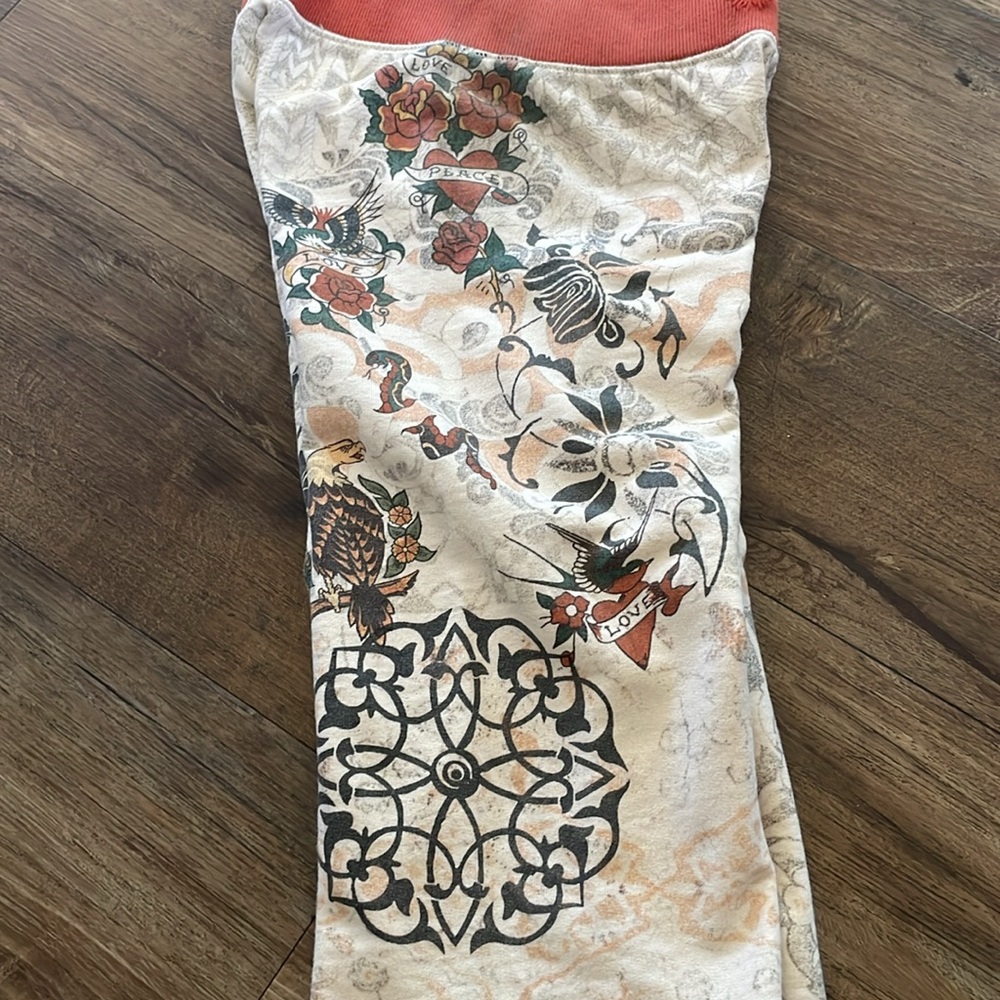 Lucky Brand girls crop sweats tattoo print - Picture 7 of 8